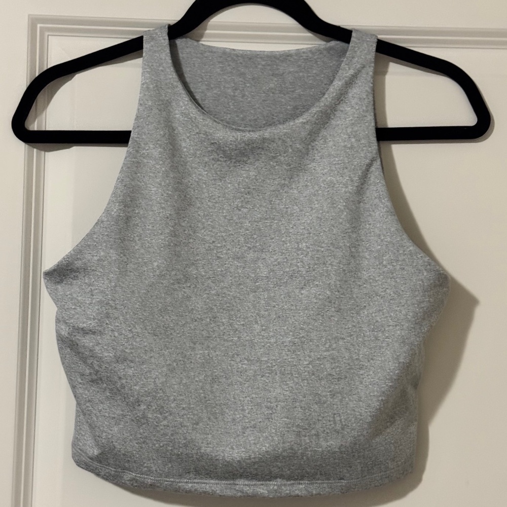 NWOT Old Navy Workout Cloud Comfy Cropped Tank Top size M